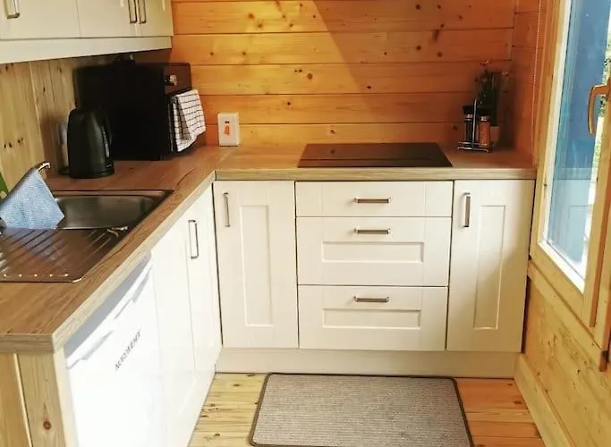 Ceaser's Is A Cosy 1 Bedroom * להינץ'