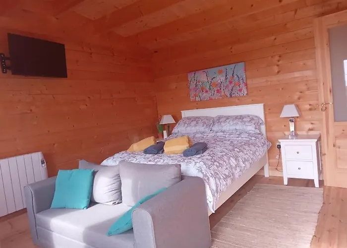 Ceaser's Is A Cosy 1 Bedroom דירה להינץ'